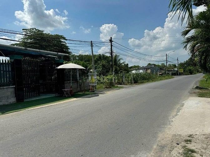 Bán gấp 380m2 đất mặt tiền Xã Tân An Hội,cách BV Đa Khoa 5 phút đi xe.