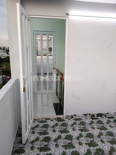 Bán nhà trệt 2 lầu sân thượng, sổ hồng, 80m2 chính chủ tại Nhà Bè.