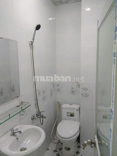 Bán nhà trệt 2 lầu sân thượng, sổ hồng, 80m2 chính chủ tại Nhà Bè.
