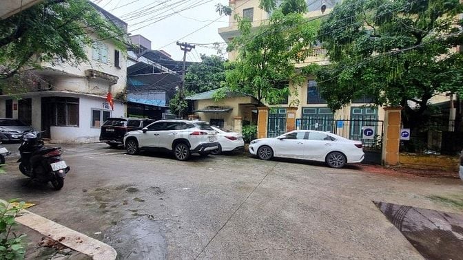 PHÂN LÔ VỈA HÈ,2,3 Ô TÔ TRÁNH ĐỖ,VÀO NHÀ,57M 4 TẦNG.