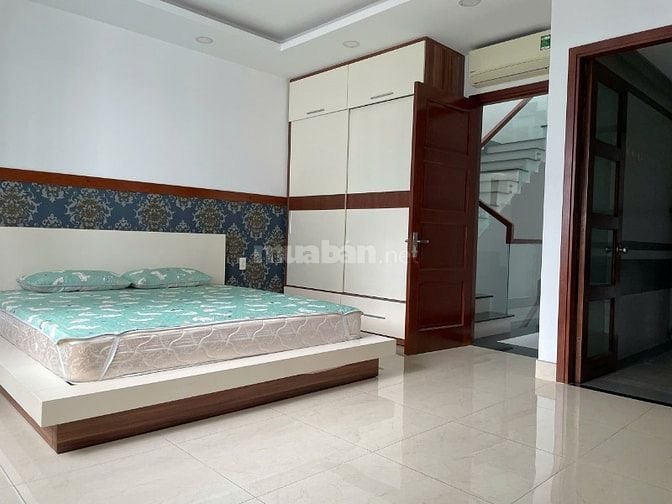 Cho thuê nhà Q7 – 3 lầu, nội thất cơ bản, khu dân trí cao, an ninh