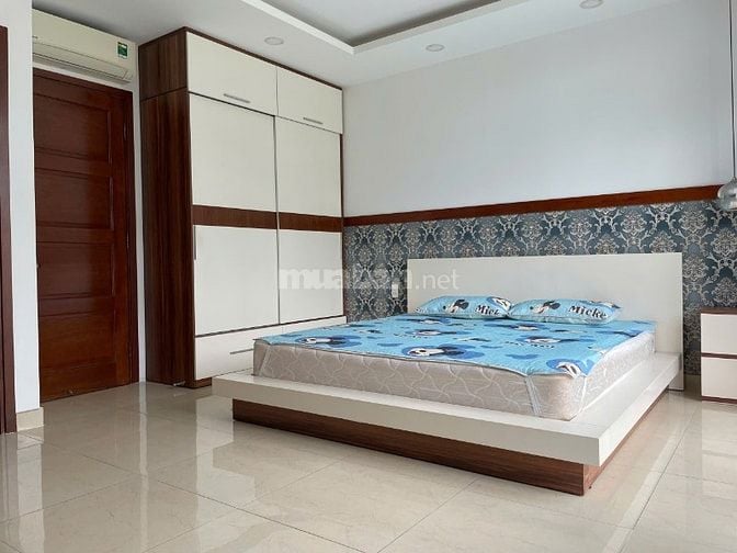Cho thuê nhà Q7 – 3 lầu, nội thất cơ bản, khu dân trí cao, an ninh