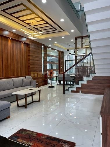 Cho thuê nhà Q7 – 3 lầu, nội thất cơ bản, khu dân trí cao, an ninh