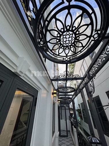 Bthự mini tkế Tân Cổ Điển mặt tiền thụt (sát và liền kế) Đoàn Thị Điểm