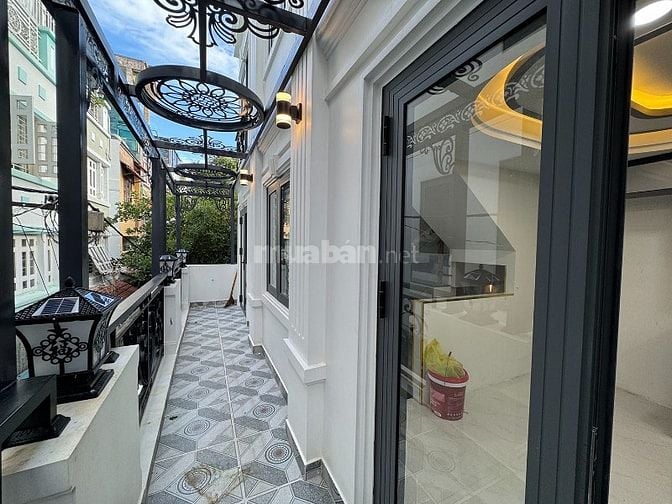 Bthự mini tkế Tân Cổ Điển mặt tiền thụt (sát và liền kế) Đoàn Thị Điểm