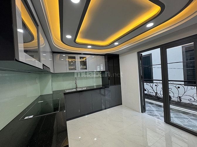 Bthự mini tkế Tân Cổ Điển mặt tiền thụt (sát và liền kế) Đoàn Thị Điểm