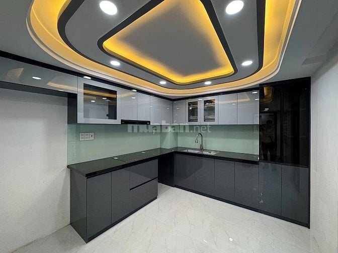 Bthự mini tkế Tân Cổ Điển mặt tiền thụt (sát và liền kế) Đoàn Thị Điểm