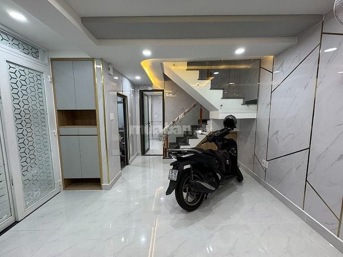 Bthự mini tkế Tân Cổ Điển mặt tiền thụt (sát và liền kế) Đoàn Thị Điểm