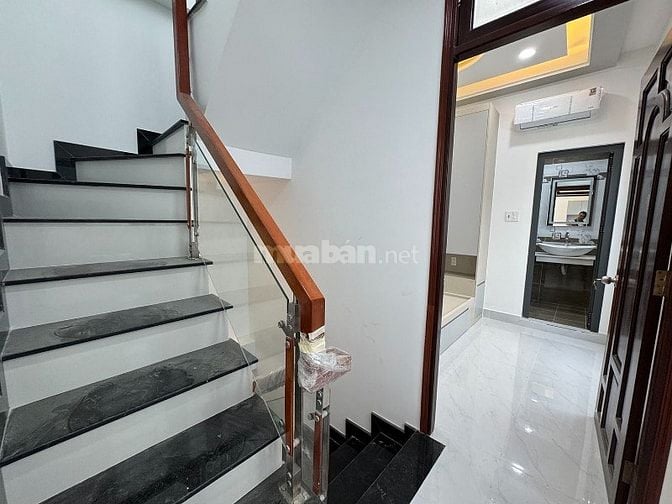 Bthự mini tkế Tân Cổ Điển mặt tiền thụt (sát và liền kế) Đoàn Thị Điểm