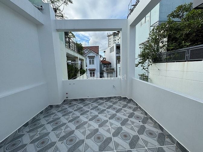 Bthự mini tkế Tân Cổ Điển mặt tiền thụt (sát và liền kế) Đoàn Thị Điểm