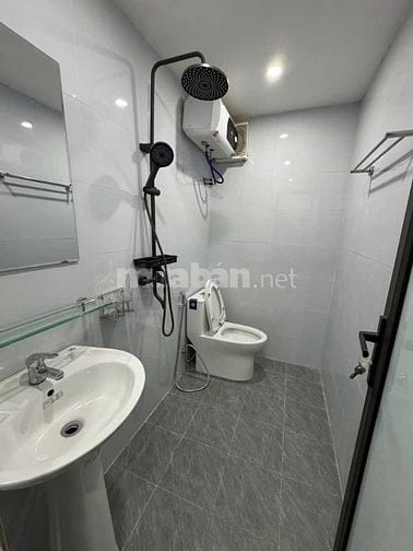 BÁN GẤP NHÀ TẠI KIM NGƯU-30M2 ĐẦU NGÁCH THOÁNG, CÁCH 1 NHÀ RA PHỐ