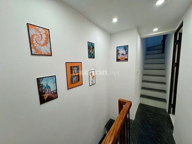 BÁN GẤP NHÀ TẠI KIM NGƯU-30M2 ĐẦU NGÁCH THOÁNG, CÁCH 1 NHÀ RA PHỐ