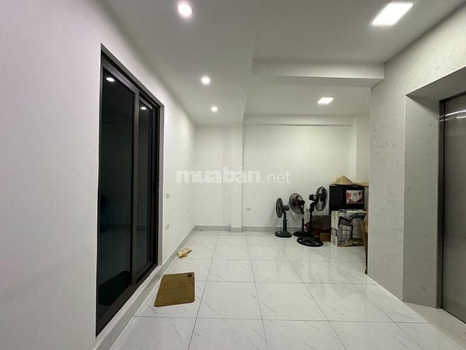 Kim Ngưu bán nhà 5 tầng thang máy 34m2 giá 7,98 tỷ, mặt tiền bề thế