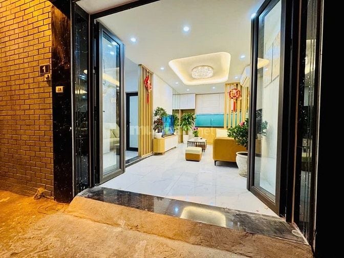BÁN GẤP NHÀ TẠI KIM NGƯU-30M2 ĐẦU NGÁCH THOÁNG, CÁCH 1 NHÀ RA PHỐ
