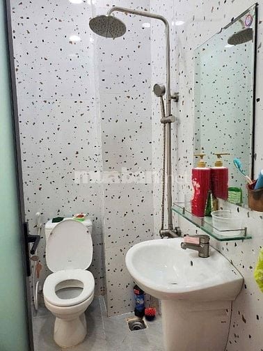 Nhà đẹp Đông Hồ, Tân Bình. Ngay chợ Tân Bình - Giá 3,010 tỷ