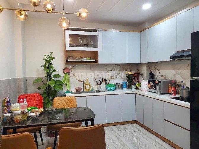 Nhà đẹp Đông Hồ, Tân Bình. Ngay chợ Tân Bình - Giá 3,010 tỷ