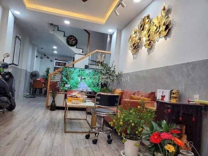 Nhà đẹp Đông Hồ, Tân Bình. Ngay chợ Tân Bình - Giá 3,010 tỷ