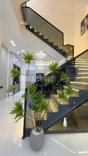 BÁN NHÀ MỚI XÂY 120M2 - 2,95 TỈ - 1 TRỆT 2 LẦU - 4PN,4WC - SỔ RIÊNG
