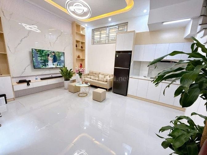 Cần bán gấp nhà hiếm Thịnh Quang, DT 31m, MT 3.5m, 5 tầng, giá 7.9 tỷ