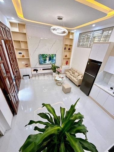 Cần bán gấp nhà hiếm Thịnh Quang, DT 31m, MT 3.5m, 5 tầng, giá 7.9 tỷ