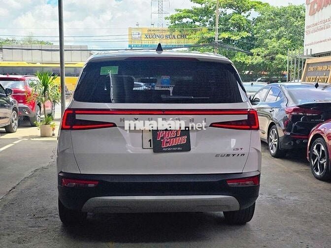 Hyundai Custin 2023 Đặc Biệt 1.5 Turbo, màu trắng