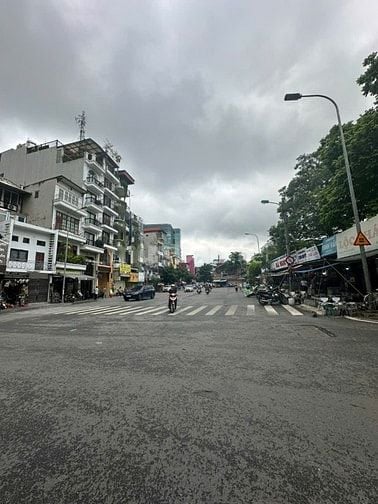 Chính chủ bán nhà mặt phố Nguyễn Khuyến 77m2x9 tầng thang máy 40 tỷ