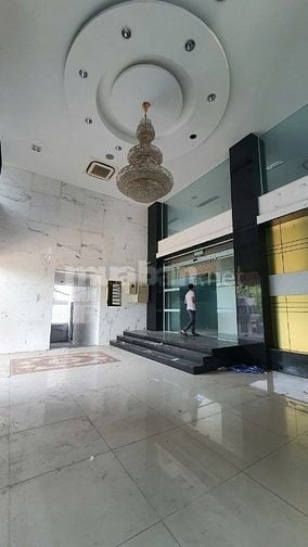 Bán toà nhà 9 tầng dòng tiền hơn 200tr/th giá 75 tỷ hơn 2300m2 sàn