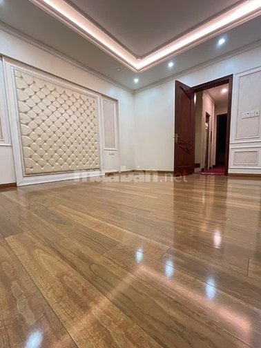 Tòa nhà Vip liền kề khu biệt thự Vườn Đào, 100m2, 5 tầng TM, KD đỉnh.