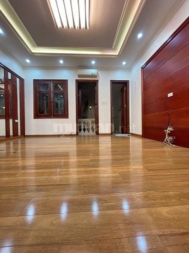 Tòa nhà Vip liền kề khu biệt thự Vườn Đào, 100m2, 5 tầng TM, KD đỉnh.