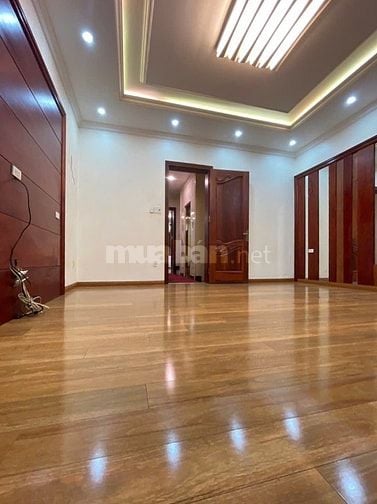 Tòa nhà Vip liền kề khu biệt thự Vườn Đào, 100m2, 5 tầng TM, KD đỉnh.