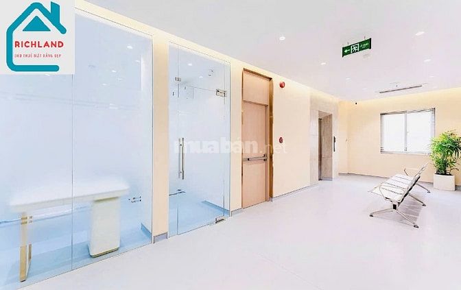 Cho Thuê Nhà Nhà Mặt Tiền: 221-223-225 Lý Tự Trọng,Q1_DT:11.5m x 20m