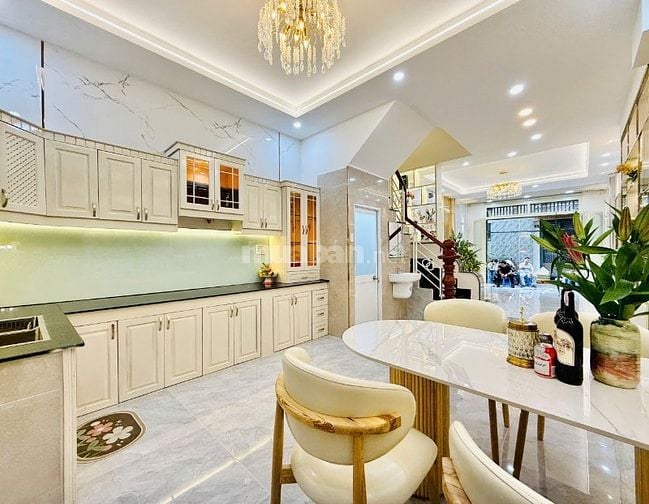 CHÍNH CHỦ KẸT TIỀN BÁN GẤP CĂN NHÀ MỚI ĐẸP ĐƯỜNG QUANG TRUNG
