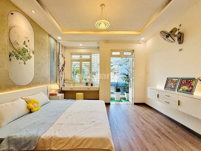 CHÍNH CHỦ KẸT TIỀN BÁN GẤP CĂN NHÀ MỚI ĐẸP ĐƯỜNG QUANG TRUNG