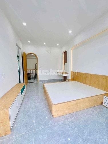 Chủ gửi bán gấp nhà gần KDC Bình Điền giá chỉ 950t