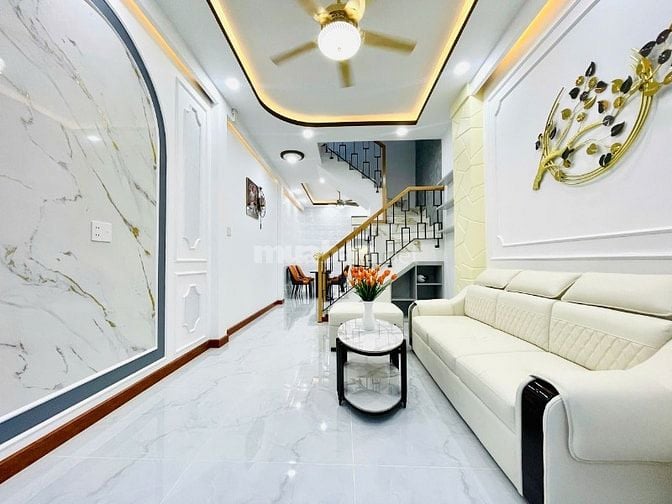 Bán nhà 3 tầng, mới tinh , Tặng full nội thất - Mua vào ở ngay - Q.10