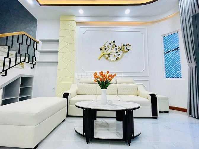 Bán nhà 3 tầng, mới tinh , Tặng full nội thất - Mua vào ở ngay - Q.10