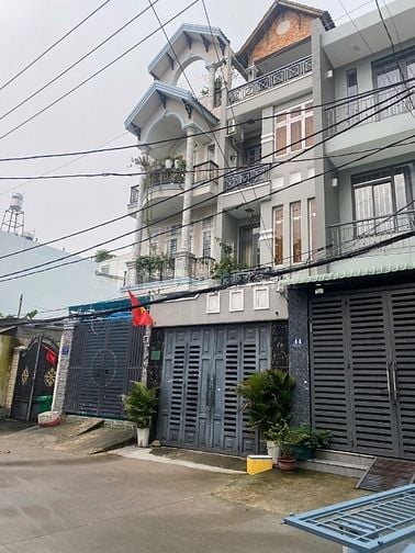 Bán nhà 4 tầng mới - đường xe hơi 8m thông - Gần giáo xứ Đông Quang