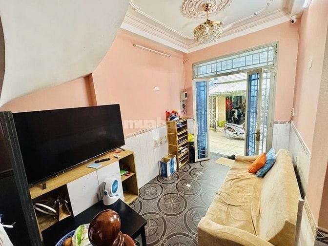 CHỦ CẦN TIỀN BÁN GẤP NHÀ VƯỜN CHUỐI. Q3,GIÁ 6 TỶ.DT 52m2, 4X13. HẺM 4M