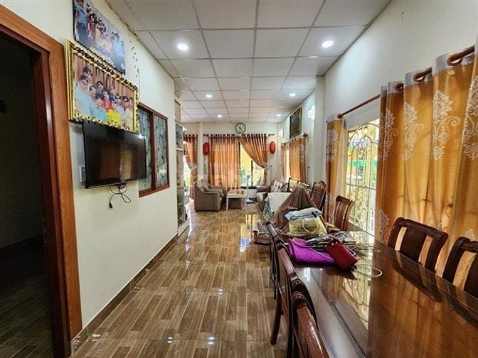 Bán nhà Lê Quang Định, Hẻm Xe Hơi trước nhà 8m, 135m², Ngang 5,5 x25m
