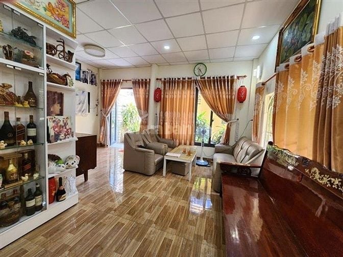 Bán nhà Lê Quang Định, Hẻm Xe Hơi trước nhà 8m, 135m², Ngang 5,5 x25m