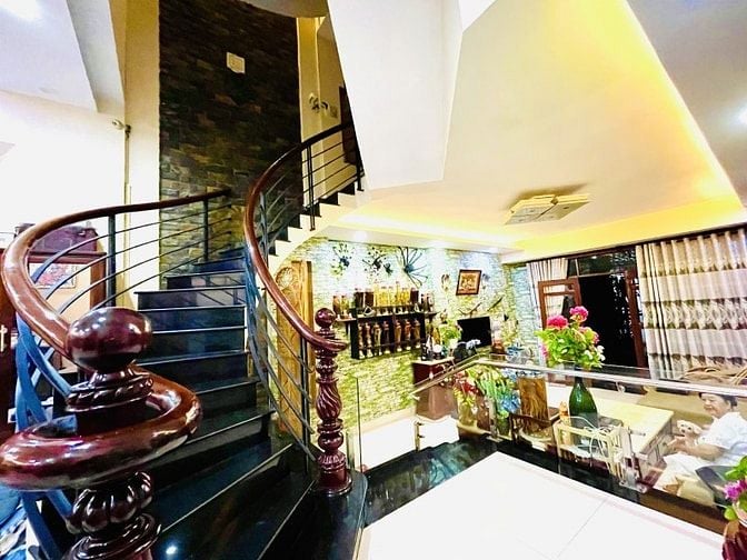 GIẢM 3,1 TỶ- NGAY ĐH NGOẠI THƯƠNG- 115m2(5,3x23)- KHU CAO TẦNG- 18,x T