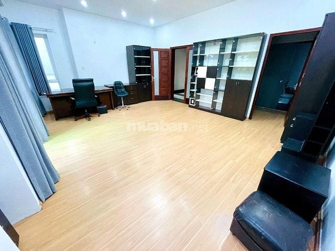 Cho Thuê Villa 12C Kỳ Đồng, Phường 9, Quận 3. Ngang 10m - Có THANG MÁY
