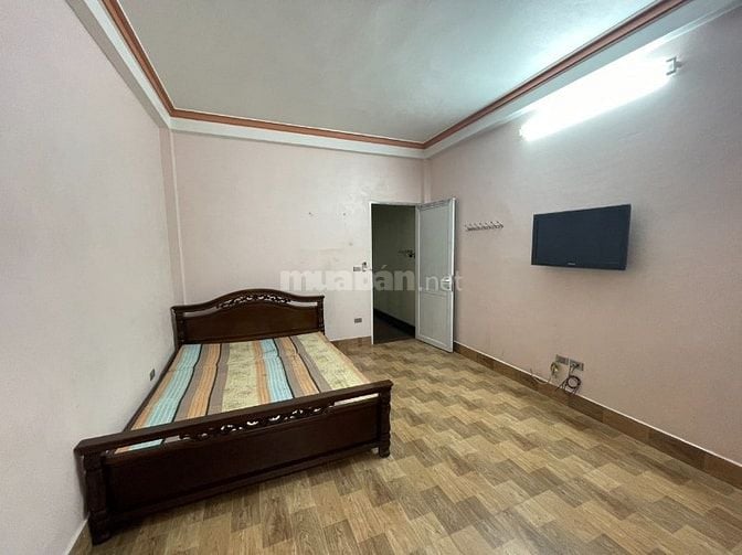 Nhà riêng ngõ phố tam trinh vĩnh hoàng dt32m2x5,5t giá 12tr có tl.
