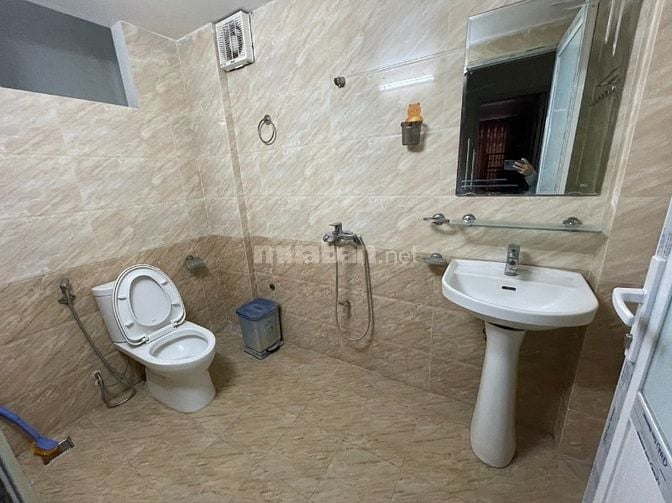 Nhà riêng ngõ phố tam trinh vĩnh hoàng dt32m2x5,5t giá 12tr có tl.