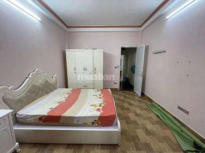 Nhà riêng ngõ phố tam trinh vĩnh hoàng dt32m2x5,5t giá 12tr có tl.