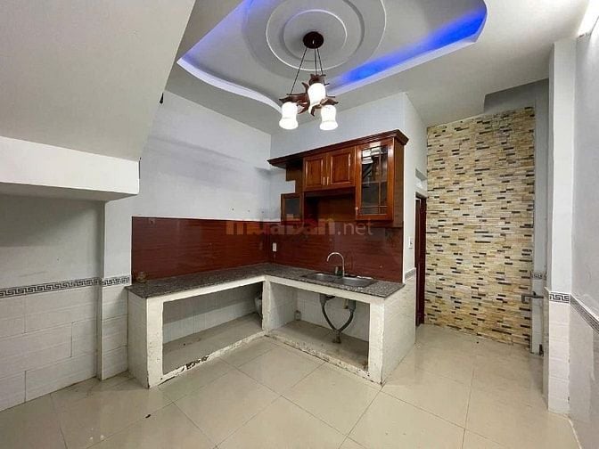 Chủ về quê cần bán gấp nhà HXH Năm Châu quận Tân Bình