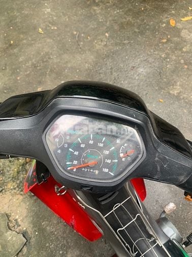 Cần bán xe Wave SYM 100cc màu đỏ đen, xe rất đẹp, máy êm ru