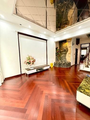 Nhà đẹp Khuất Duy Tiến 55m2*5T,MT:4.2m,gara oto,2thoáng,KD,18.3tỷ.