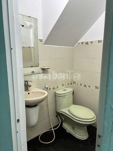 Cho thuê nhà MTNBộ 8m(XT) Trần Văn Hoàng, P.9, Q.Tân Bình giá 10tr
