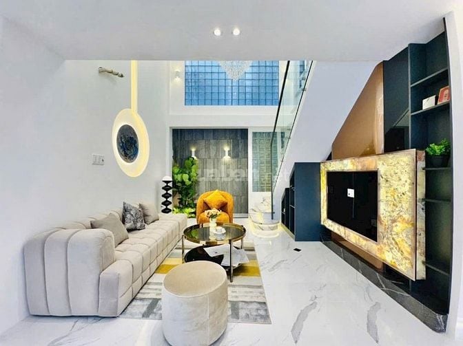 CHỦ NGỘP BÁN GẤP NHÀ NGÔ THỜI NHIỆM, QUẬN 3. Đang cho thuê 18tr/tháng